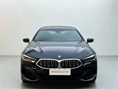 2022 BMW 8 Series 8 840i M, чёрный — фото 2