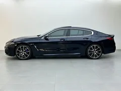 2022 BMW 8 Series 8 840i M, чёрный — фото 3