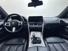 2022 BMW 8 Series 8 840i M, чёрный — фото 7
