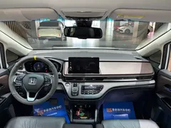 2022 Honda Odyssey 2.0L e:HEV Supreme, белый — фото 10