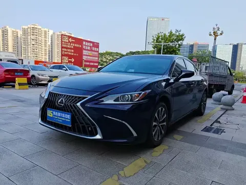2022 Lexus ES 200