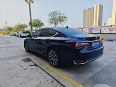 2022 Lexus ES 200, синий — фото 5