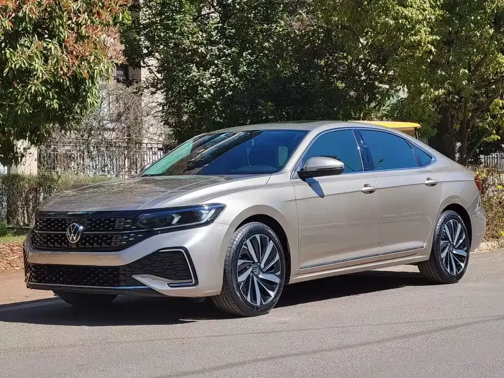 2022 Volkswagen Passat 330TSI Elite