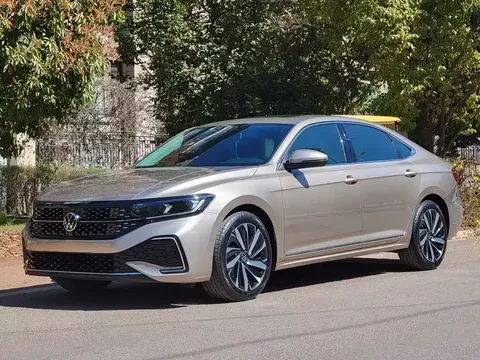 2022 Volkswagen Passat 330TSI Elite