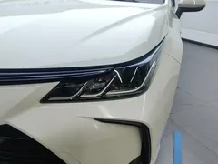 2021 Toyota Corolla Hybrid 1.8L E-CVT Elite, белый — фото 5