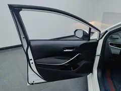 2021 Toyota Corolla Hybrid 1.8L E-CVT Elite, белый — фото 7