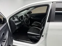 2021 Toyota Yaris L Zhixuan 1.5L CVT Advanced, белый — фото 16