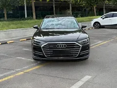 2022 Audi A8L 50 TFSI quattro, чёрный — фото 2