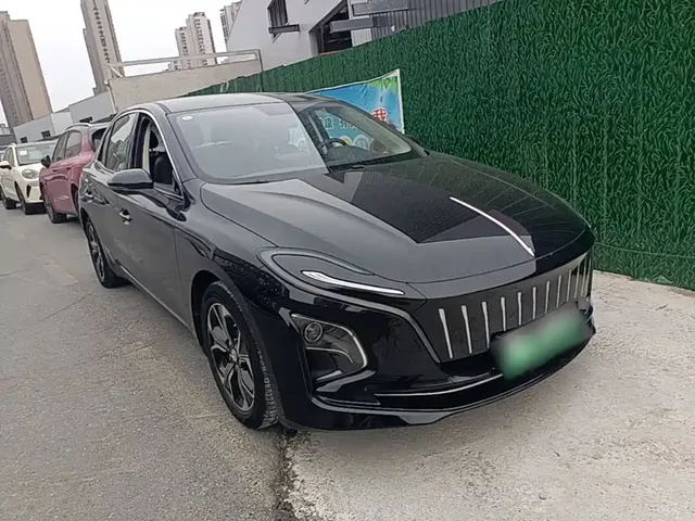 2023 Hongqi E-QM5