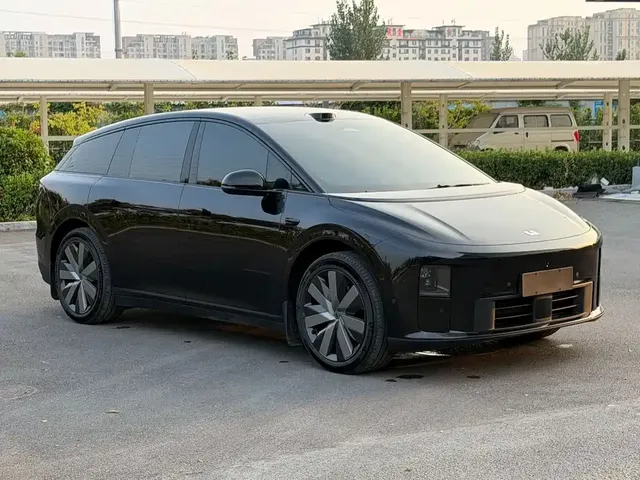 2025 Li Auto i6 4WD