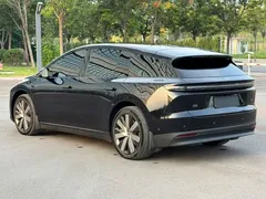 2025 Li Auto i6 4WD, чёрный — фото 4