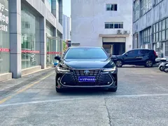 2022 Toyota Avalon Hybrid 2.5L Luxury, чёрный — фото 2