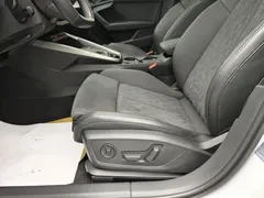 2023 Audi A3L Limousine 35 TFSI, белый — фото 13