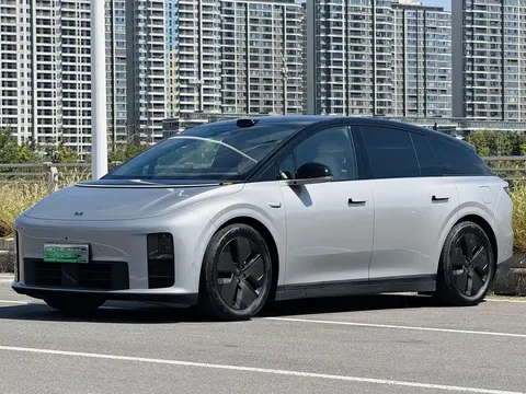2025 Li Auto i6 2WD