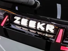 2023 Zeekr X 4WD YOU 4-seat, белый — фото 28