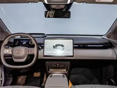 2023 Zeekr X 4WD YOU 4-seat, белый — фото 35