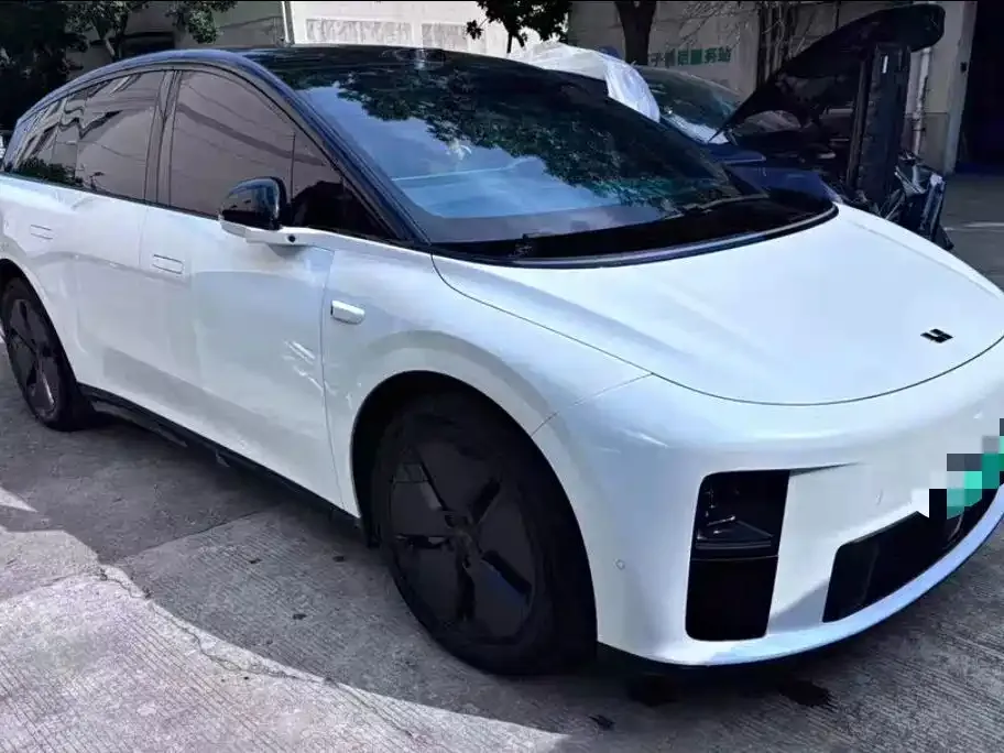 2025 Li Auto i6 2WD
