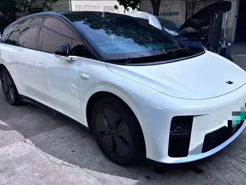 2025 Li Auto i6 2WD