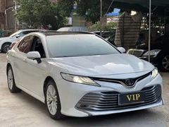 2021 Toyota Camry 2.5G Luxury, белый — фото 3
