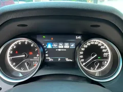 2021 Toyota Camry 2.5G Luxury, белый — фото 11