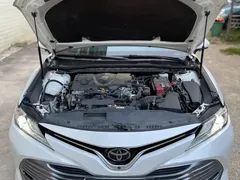 2021 Toyota Camry 2.5G Luxury, белый — фото 12