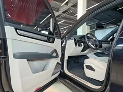 2022 Porsche Cayenne 3.0T Platinum, синий — фото 17