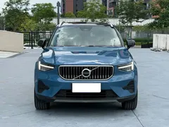 2023 Volvo XC40 B4 4WD Luxury, синий — фото 2