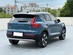 2023 Volvo XC40 B4 4WD Luxury, синий — фото 5