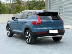 2023 Volvo XC40 B4 4WD Luxury, синий — фото 7