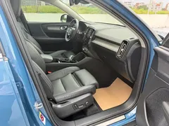 2023 Volvo XC40 B4 4WD Luxury, синий — фото 13