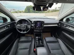 2023 Volvo XC40 B4 4WD Luxury, синий — фото 16