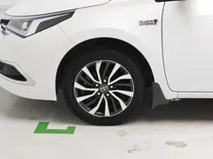 2019 Toyota Corolla 1.8L E-CVT Advanced, белый — фото 8