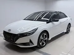 2022 Hyundai Elantra 1.5L CVT LUX Premium, белый — фото 1