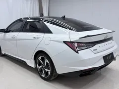 2022 Hyundai Elantra 1.5L CVT LUX Premium, белый — фото 6