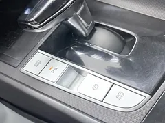 2022 Hyundai Elantra 1.5L CVT LUX Premium, белый — фото 12