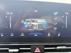2022 Hyundai Elantra 1.5L CVT LUX Premium, белый — фото 14