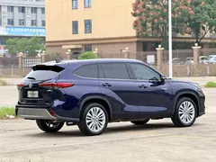 2022 Toyota Highlander Hybrid 2.5L 4WD Premium 7, синий — фото 7