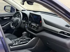 2022 Toyota Highlander Hybrid 2.5L 4WD Premium 7, синий — фото 19