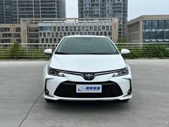 2021 Toyota Corolla 1.2T S-CVT Luxury, белый — фото 2