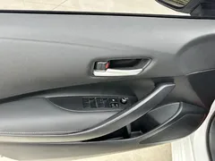 2021 Toyota Corolla 1.2T S-CVT Luxury, белый — фото 11