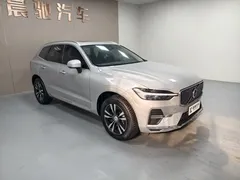 2023 Volvo XC60 4WD Luxury — фото 3