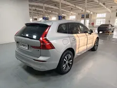 2023 Volvo XC60 4WD Luxury — фото 4