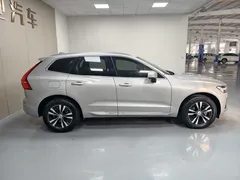 2023 Volvo XC60 4WD Luxury — фото 8