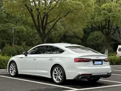 2023 Audi A5 Sportback 40 TFSI, белый — фото 4