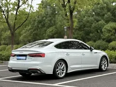 2023 Audi A5 Sportback 40 TFSI, белый — фото 6