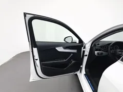 2022 Audi A4L 40 TFSI, белый — фото 8