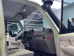 2023 Toyota Land Cruiser LC76 4.0L — фото 10