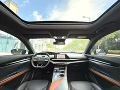 2023 Changan UNI-V 1.5T — фото 4