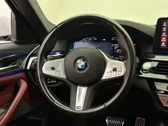 2022 BMW 5 Series 5 525Li M, белый — фото 12