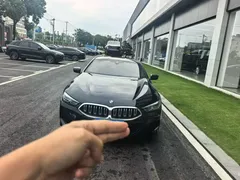 2022 BMW 8 Series 840i M, чёрный — фото 3